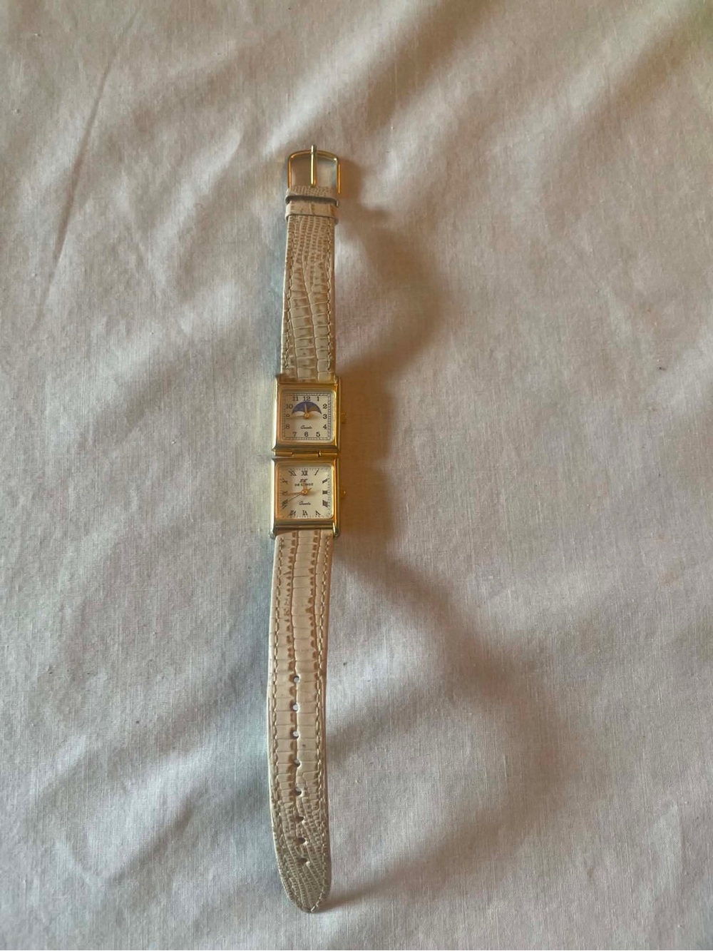 De Long Double Face Quartz Watch in Cream and Gold - Picture 5 of 7